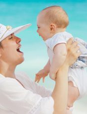 Chusta czy nosidełko? Fizjoterapeuta radzi