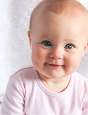 Jak ubierać niemowlę?