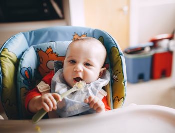 Jak prawidłowo rozszerzać dietę niemowlęcia?