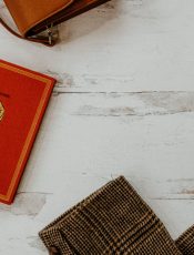 Sympatyczny miś w czerwonej koszulce