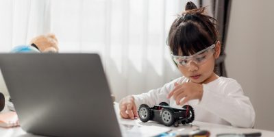 Jakie są najlepsze zasoby i narzędzia do nauki kodowania dla dzieci?